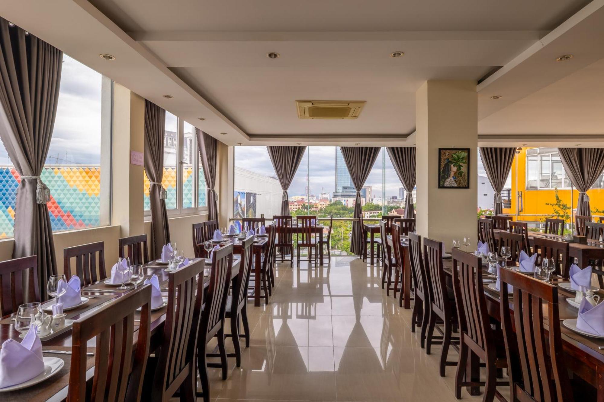 Baly Hotel Hue Exterior foto