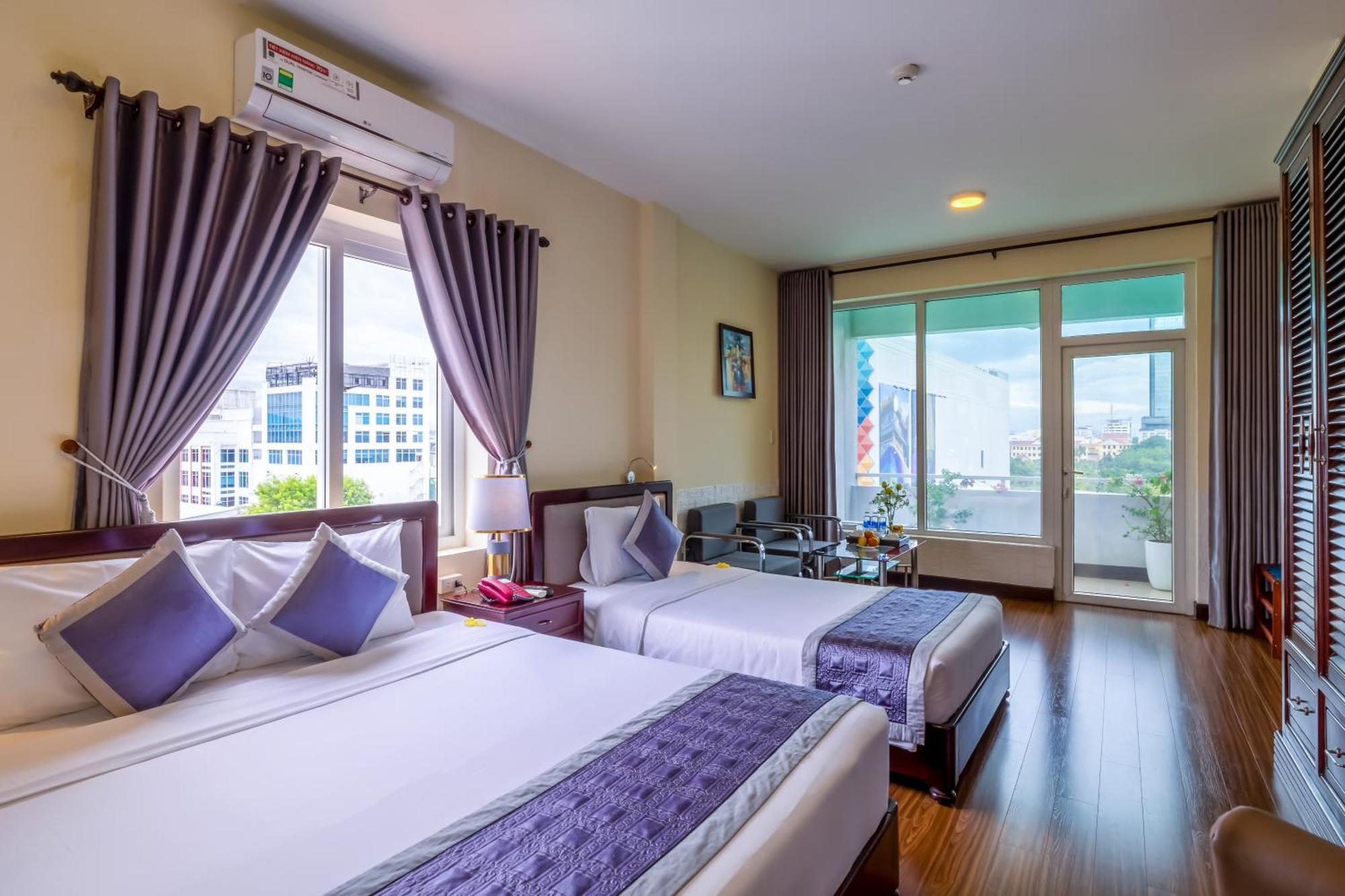 Baly Hotel Hue Exterior foto