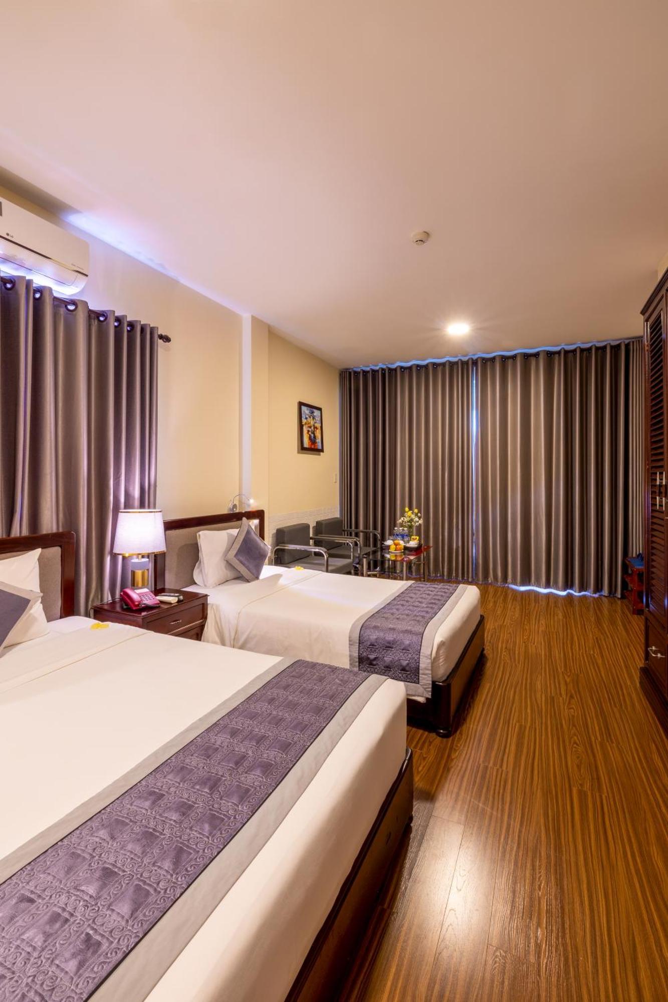 Baly Hotel Hue Exterior foto