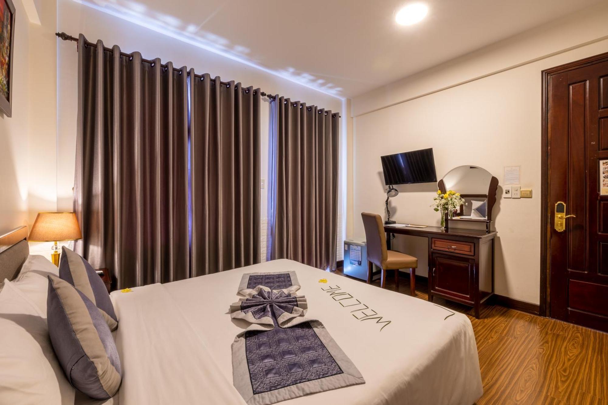 Baly Hotel Hue Exterior foto